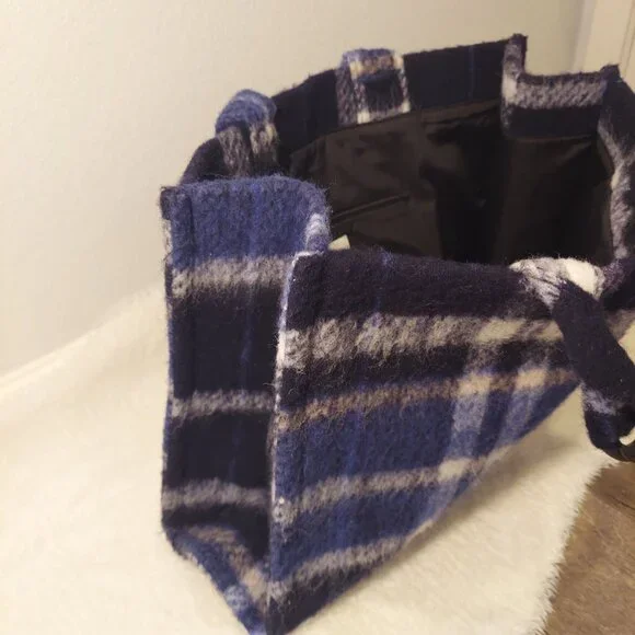 H&M Plaid Wool Tote Bag – Blue, Navy & White Check | Cozy Winter Purse - Picture 7 of 10